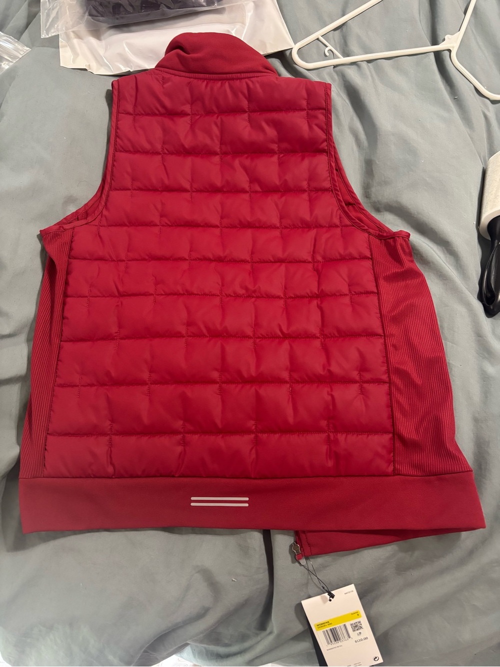 NWT Nike THERMA-FIT Synthetic Fill  Pomegranate Women’s Running Vest Size Small - Picture 6 of 11